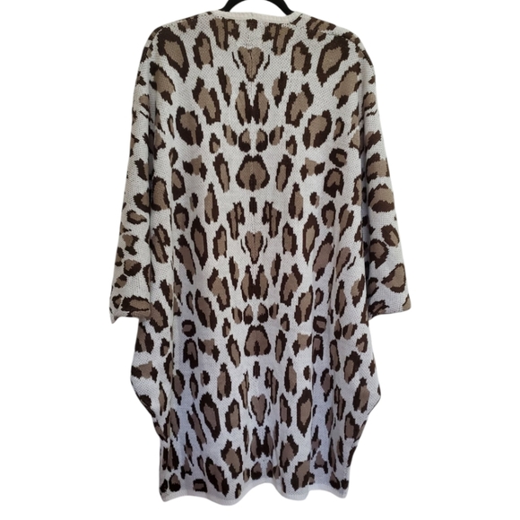 REVOLVE Chaser NWT Animal Print Long Cardigan Size M - L Doleman Sleeve - Picture 2 of 5